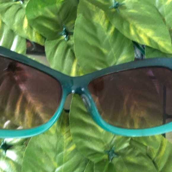 Gorgeous Turquoise Sunglasses with Silver Embellished Sides - Picture 6 of 9